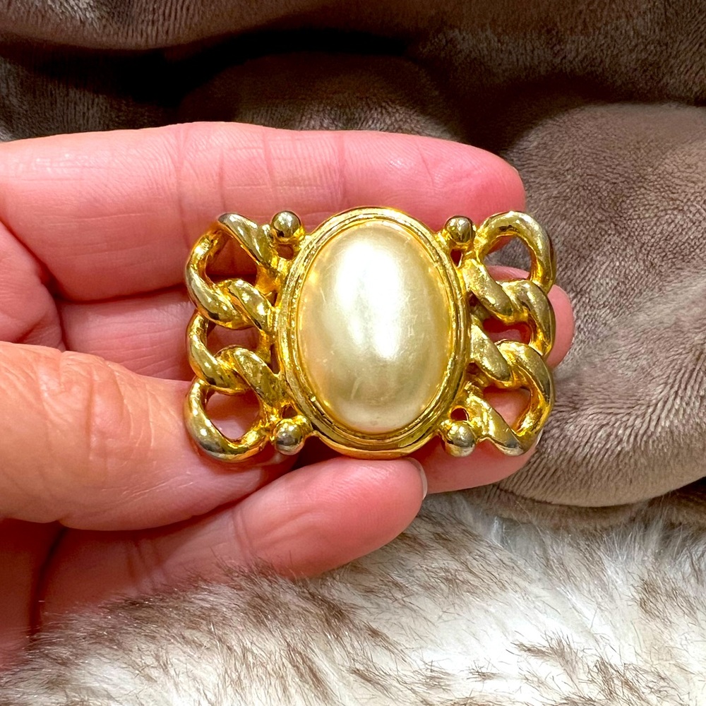 Pearl Brooch - Picture 3 of 7